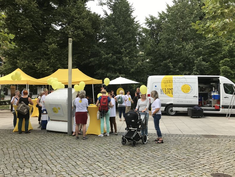 Deutschland-Tour des Deutschen Hebammenverbands in Dresden