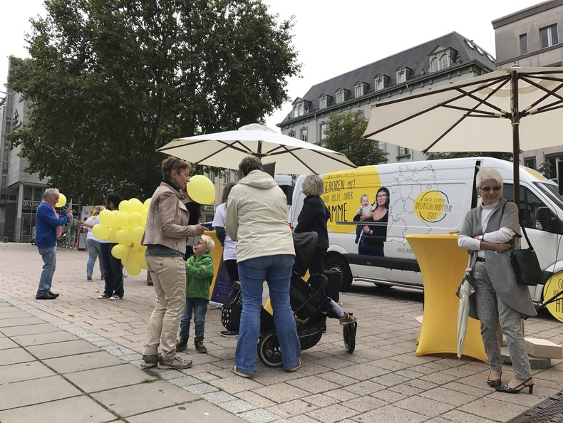 Deutschland-Tour des Deutschen Hebammenverbands in Stuttgart